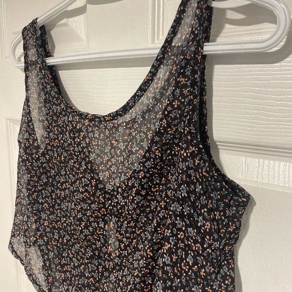 Brandy Melville - Floral Top - Picture 4 of 7